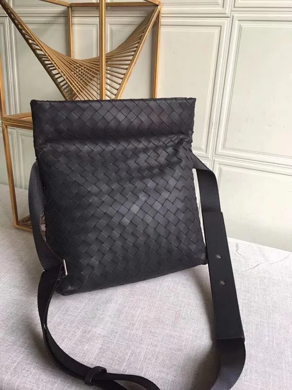 All categories 💚 Top version men’s bags 💚 BV 2024 new BV crossbody bag